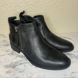 UGG Aureo II Black Leather Ankle Boots Size 6